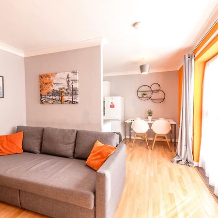 Prime Location - Modern City Apartment! Bristol Esterno foto