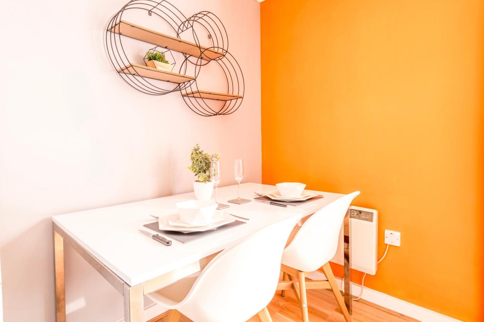 Prime Location - Modern City Apartment! Bristol Esterno foto